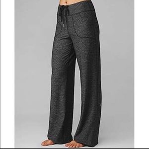 IN SEARCH OF LULULEMON 10 TALL